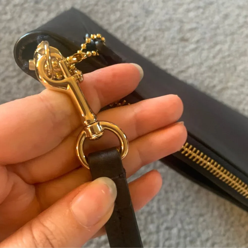 COACH DARK NAVY BLUE PEBBLED LEATHER CLUTCH WITH WRISTLET STRAP